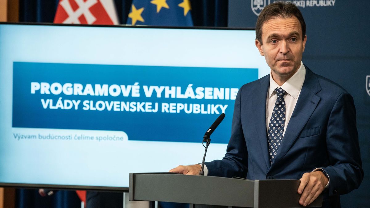 Slovenská úřednická vláda nezískala důvěru parlamentu